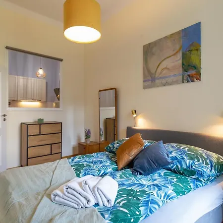 Beautiful Fully Equipped By The Main Square Apartment Krakau
