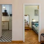 아파트 Beautiful Fully Equipped By The Main Square 크라쿠프