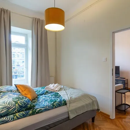 Beautiful Fully Equipped By The Main Square Apartment Krakow